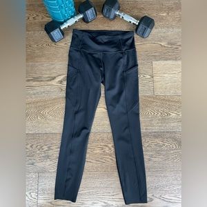 Lululemon cropped leggings 25 inch inseam, 8 inch rise